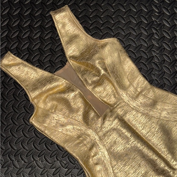 Gold metallic dress with mesh detail - Picture 5 of 7